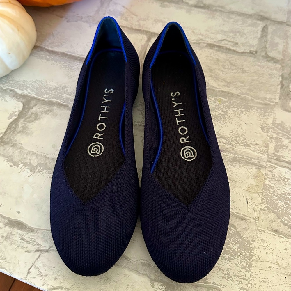 ROTHY’S NAVY BLUE FLATS size 6 EUC